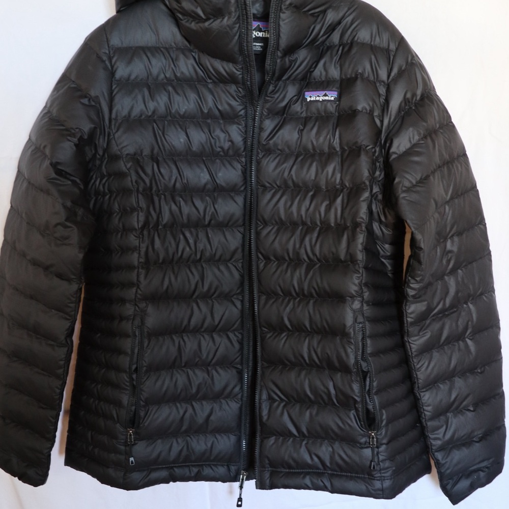 Patagonia Women's Black Puffer with hood